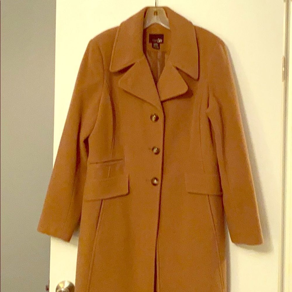 East 5th Wool Car coat in Camel.  Size Large